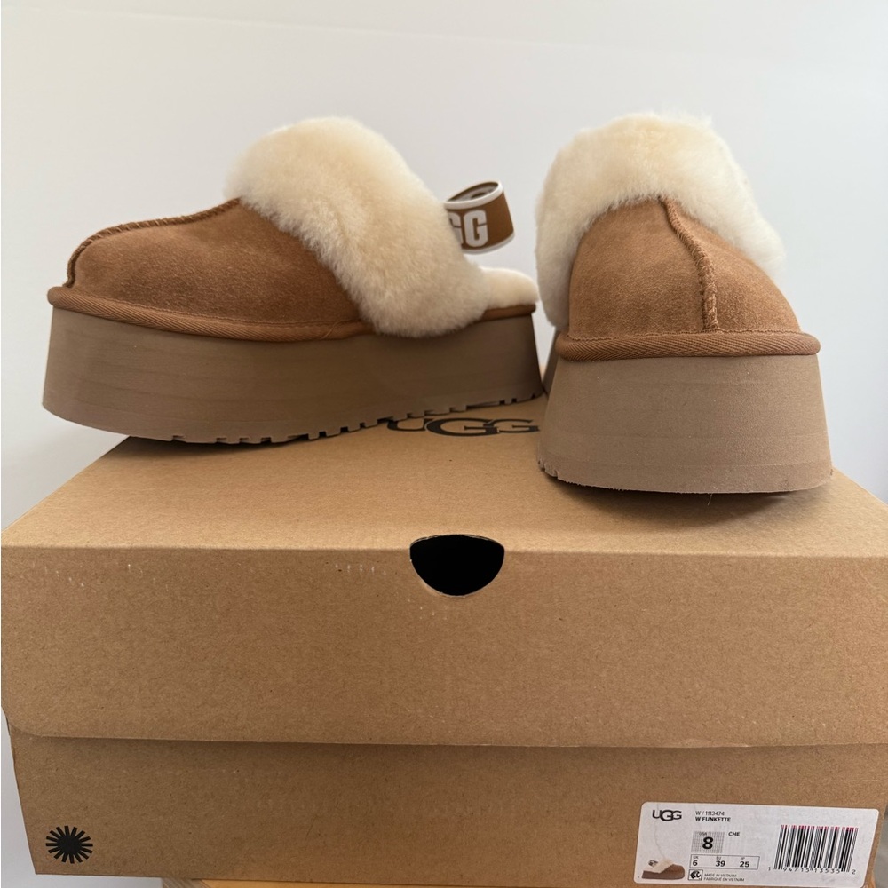 Brand New UGG Women's Funkette | Size 8 in Chestnut